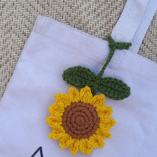 Classic Sunflower Charm with Leaves